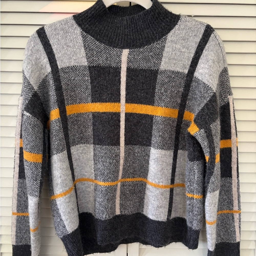 • marled plaid turtleneck sweater | s •